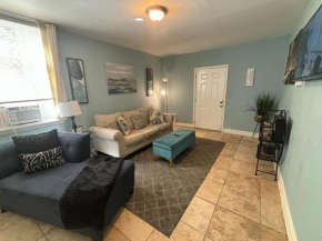 Cozy 2-bedroom unit in beautiful New Orleans with WiFi, AC